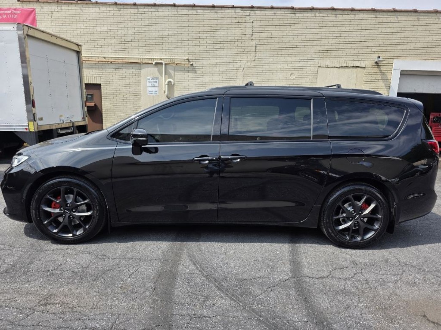 2022 BLACK CHRYSLER PACIFICA LIMITED (2C4RC1GG3NR) with an 3.6L engine, Automatic transmission, located at 117 North Cameron Street, Harrisburg, PA, 17101, (717) 963-8962, 40.267021, -76.875351 - WE FINANCE!!! MOST vehicles are available for financing. Good Credit/ Challenged Credit/ No Credit - ALL Trade-Ins Welcomed!!! APPLY ONLINE or CALL us TODAY Please call us to discuss your cash and/or financing options. Thanks for checking our inventory! We're here to help.- Photo#1