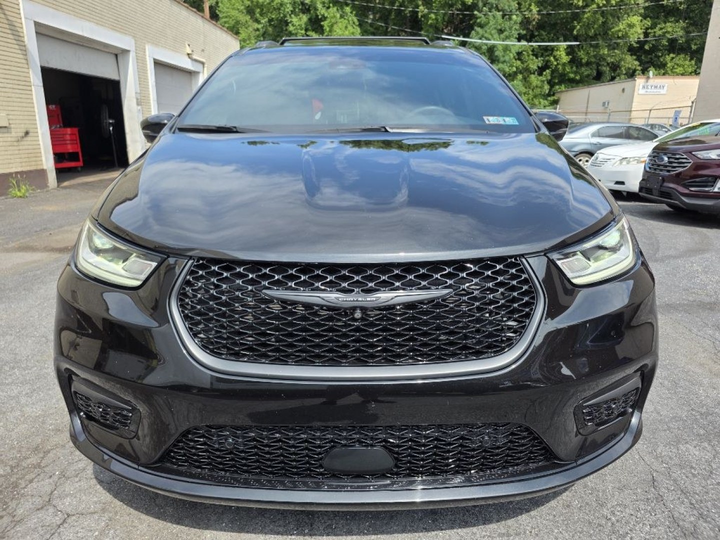 2022 BLACK CHRYSLER PACIFICA LIMITED (2C4RC1GG3NR) with an 3.6L engine, Automatic transmission, located at 117 North Cameron Street, Harrisburg, PA, 17101, (717) 963-8962, 40.267021, -76.875351 - WE FINANCE!!! MOST vehicles are available for financing. Good Credit/ Challenged Credit/ No Credit - ALL Trade-Ins Welcomed!!! APPLY ONLINE or CALL us TODAY Please call us to discuss your cash and/or financing options. Thanks for checking our inventory! We're here to help.- Photo#7