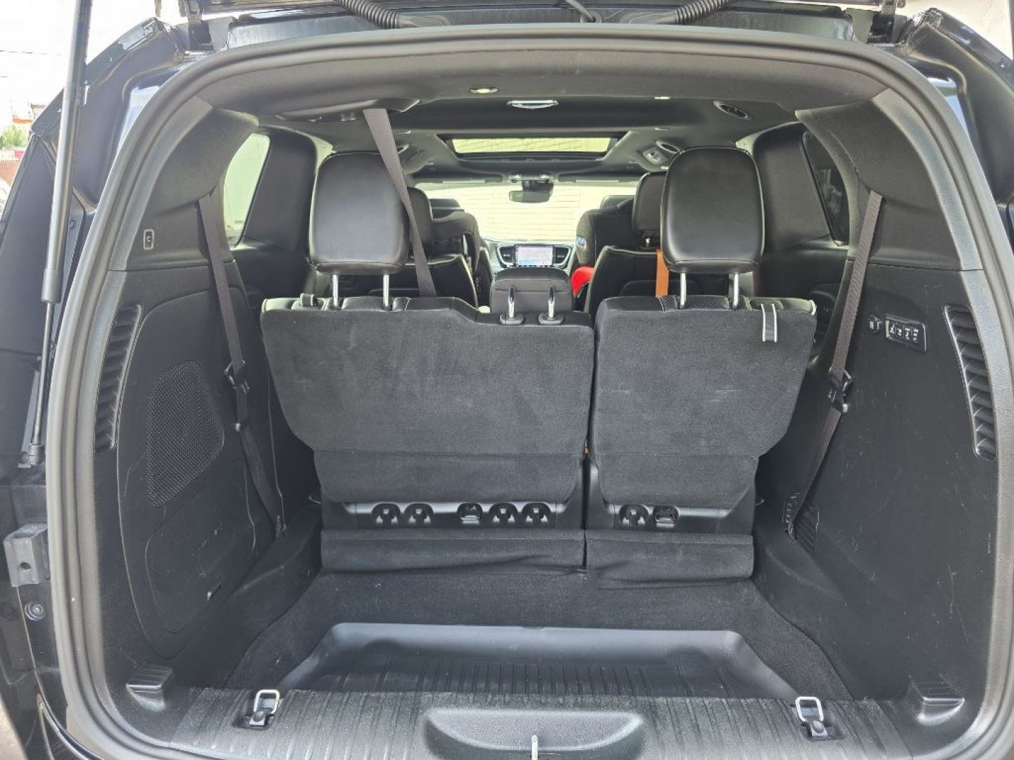 2022 BLACK CHRYSLER PACIFICA LIMITED (2C4RC1GG3NR) with an 3.6L engine, Automatic transmission, located at 117 North Cameron Street, Harrisburg, PA, 17101, (717) 963-8962, 40.267021, -76.875351 - WE FINANCE!!! MOST vehicles are available for financing. Good Credit/ Challenged Credit/ No Credit - ALL Trade-Ins Welcomed!!! APPLY ONLINE or CALL us TODAY Please call us to discuss your cash and/or financing options. Thanks for checking our inventory! We're here to help.- Photo#14