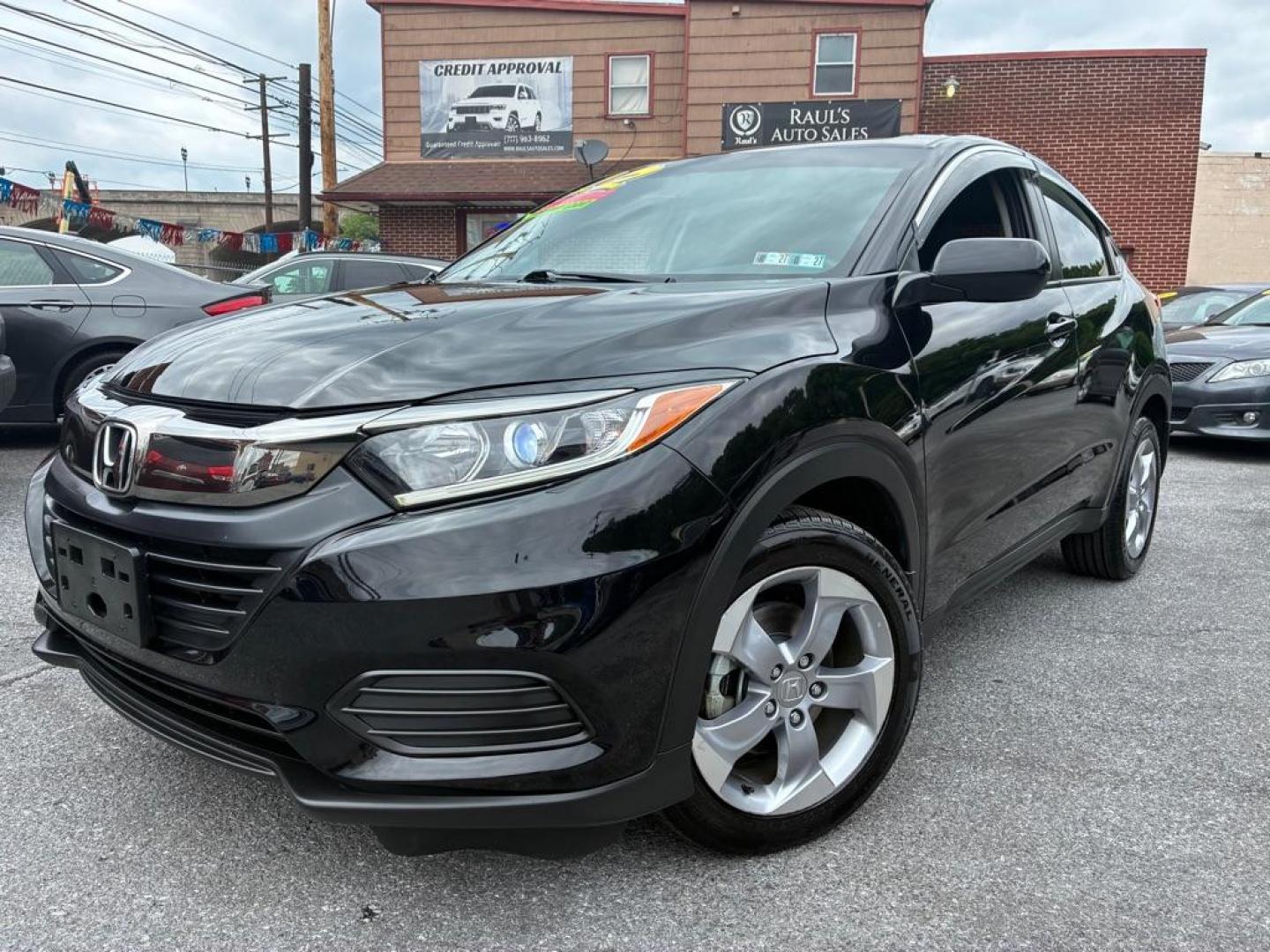 2022 BLACK HONDA HR-V LX (3CZRU6H30NM) with an 1.8L engine, Automatic transmission, located at 117 North Cameron Street, Harrisburg, PA, 17101, (717) 963-8962, 40.267021, -76.875351 - WE FINANCE!!! MOST vehicles are available for financing. Good Credit/ Challenged Credit/ No Credit - ALL Trade-Ins Welcomed!!! APPLY ONLINE or CALL us TODAY Please call us to discuss your cash and/or financing options. Thanks for checking our inventory! We're here to help. - Photo#0