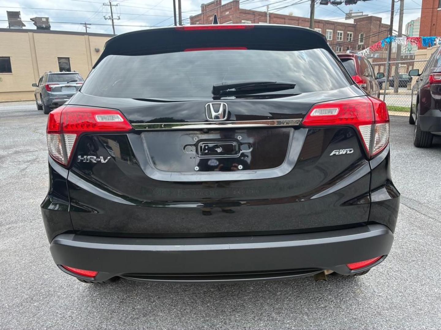 2022 BLACK HONDA HR-V LX (3CZRU6H30NM) with an 1.8L engine, Automatic transmission, located at 117 North Cameron Street, Harrisburg, PA, 17101, (717) 963-8962, 40.267021, -76.875351 - WE FINANCE!!! MOST vehicles are available for financing. Good Credit/ Challenged Credit/ No Credit - ALL Trade-Ins Welcomed!!! APPLY ONLINE or CALL us TODAY Please call us to discuss your cash and/or financing options. Thanks for checking our inventory! We're here to help. - Photo#3