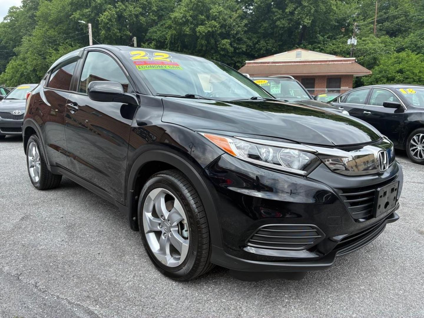 2022 BLACK HONDA HR-V LX (3CZRU6H30NM) with an 1.8L engine, Automatic transmission, located at 117 North Cameron Street, Harrisburg, PA, 17101, (717) 963-8962, 40.267021, -76.875351 - WE FINANCE!!! MOST vehicles are available for financing. Good Credit/ Challenged Credit/ No Credit - ALL Trade-Ins Welcomed!!! APPLY ONLINE or CALL us TODAY Please call us to discuss your cash and/or financing options. Thanks for checking our inventory! We're here to help. - Photo#6