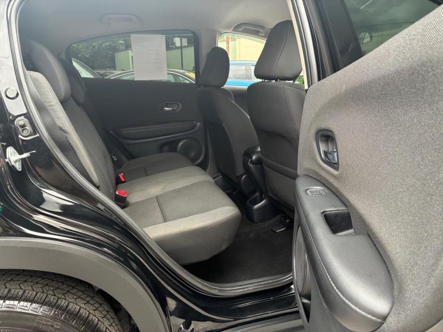 2022 BLACK HONDA HR-V LX (3CZRU6H30NM) with an 1.8L engine, Automatic transmission, located at 117 North Cameron Street, Harrisburg, PA, 17101, (717) 963-8962, 40.267021, -76.875351 - WE FINANCE!!! MOST vehicles are available for financing. Good Credit/ Challenged Credit/ No Credit - ALL Trade-Ins Welcomed!!! APPLY ONLINE or CALL us TODAY Please call us to discuss your cash and/or financing options. Thanks for checking our inventory! We're here to help. - Photo#9