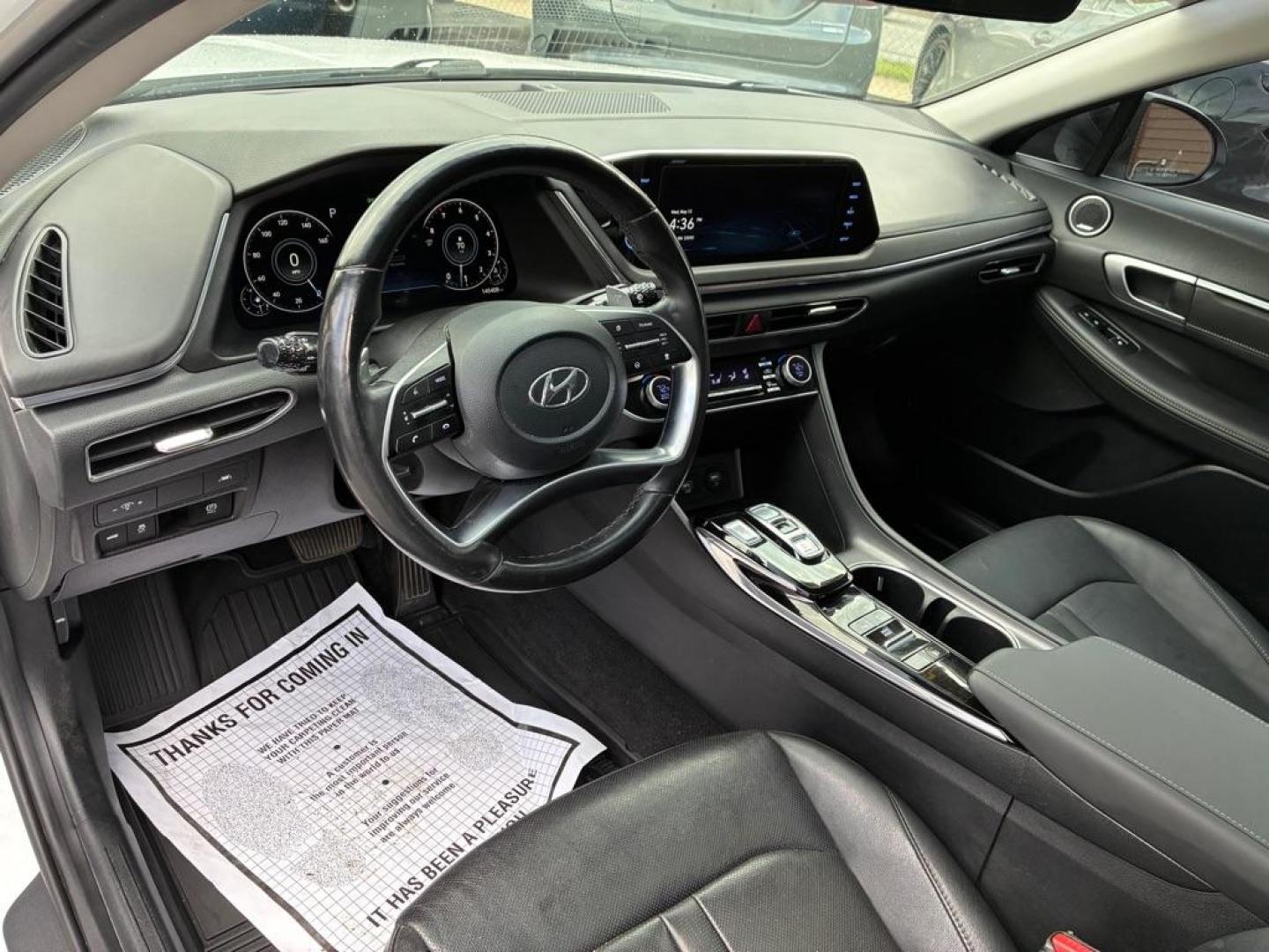 2022 BLACK HYUNDAI SONATA HYBRID (KMHL24JJXNA) with an 2.0L engine, Automatic transmission, located at 117 North Cameron Street, Harrisburg, PA, 17101, (717) 963-8962, 40.267021, -76.875351 - WE FINANCE!!! Good Credit/ Challenged Credit/ No Credit - ALL Trade-Ins Welcomed!!! APPLY ONLINE or CALL us TODAY ;) Please call us to discuss your cash and/or financing options. - Photo#15