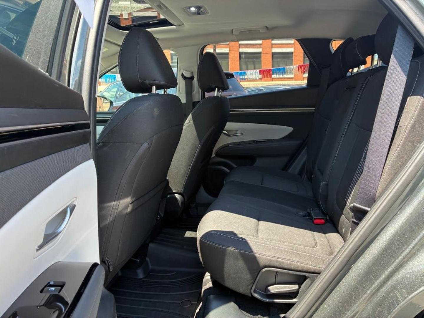 2022 GREEN HYUNDAI TUCSON SEL (5NMJF3AE7NH) with an 2.5L engine, Automatic transmission, located at 117 North Cameron Street, Harrisburg, PA, 17101, (717) 963-8962, 40.267021, -76.875351 - WE FINANCE!!! MOST vehicles are available for financing. Good Credit/ Challenged Credit/ No Credit - ALL Trade-Ins Welcomed!!! APPLY ONLINE or CALL us TODAY Please call us to discuss your cash and/or financing options. Thanks for checking our inventory! We're here to help. - Photo#11
