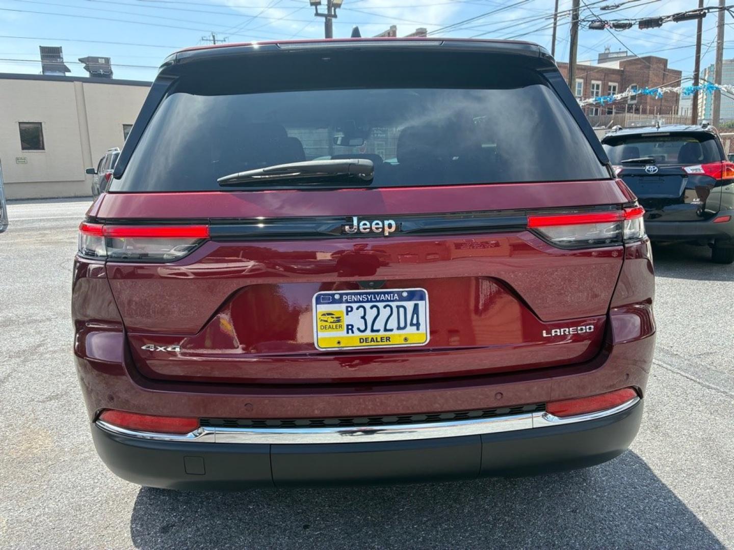 2023 RED JEEP GRAND CHEROKEE LAREDO (1C4RJHAG8PC) with an 3.6L engine, Automatic transmission, located at 131 N Cameron st, Harrisburg, PA, 17101, (717) 561-2926, 40.267086, -76.875374- Photo#3